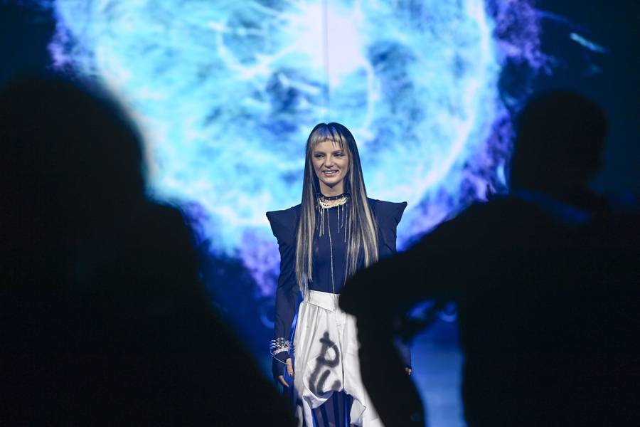 TVP ujawniło gwiazdy Sylwestra z Dwójką! Takich zmian w obsadzie jeszcze nie było (FOTO)