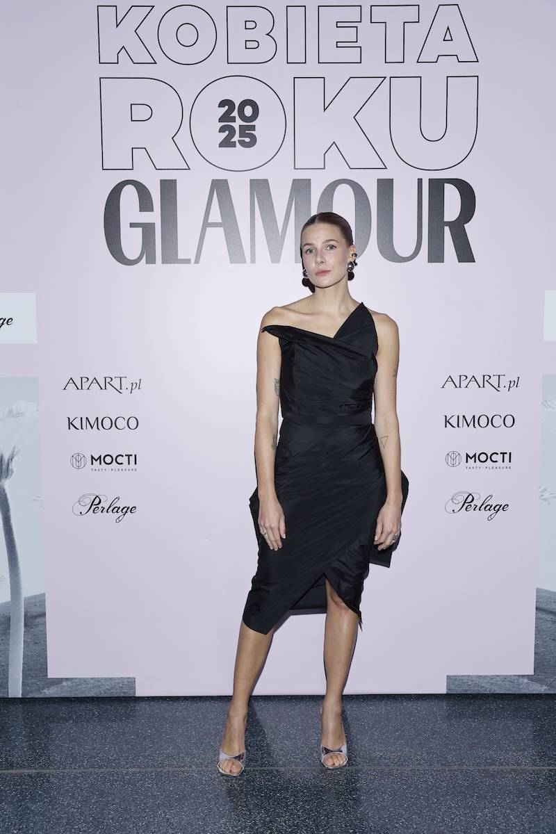 Plejada gwiazd na gali Kobieta Roku Glamour! Śnieżna Doda, prawie naga Julia Wieniawa, Sandra Kubicka, Steczkowska