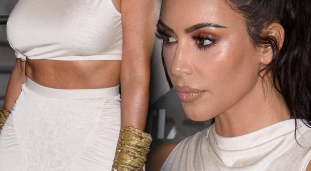 Kim Kardashian w białym komplecie jak egipska księżniczka