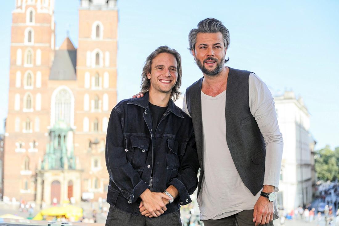 Maciej Musiał z chłopca wyrósł na prawdziwego mężczyznę. Maciej Musiał i Oliwier Janiak na festiwalu filmowym.