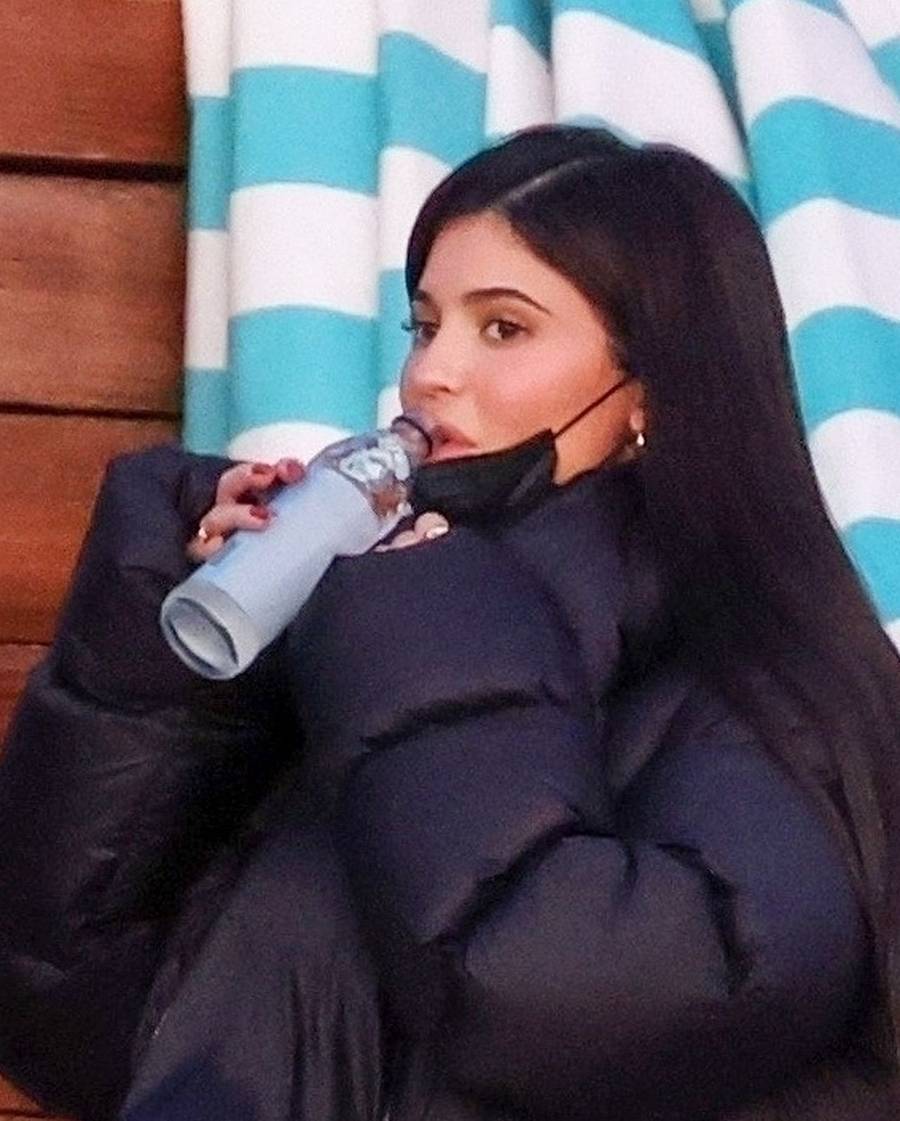 Kylie Jenner na zdjęciu paparazzi