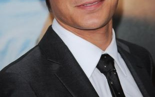 Zac Efron zgolił włosy!  (FOTO)