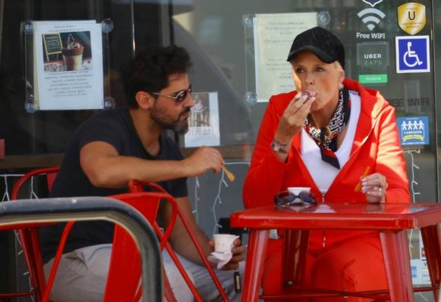 Brigitte Nielsen TAK zachowuje się w restauracji
