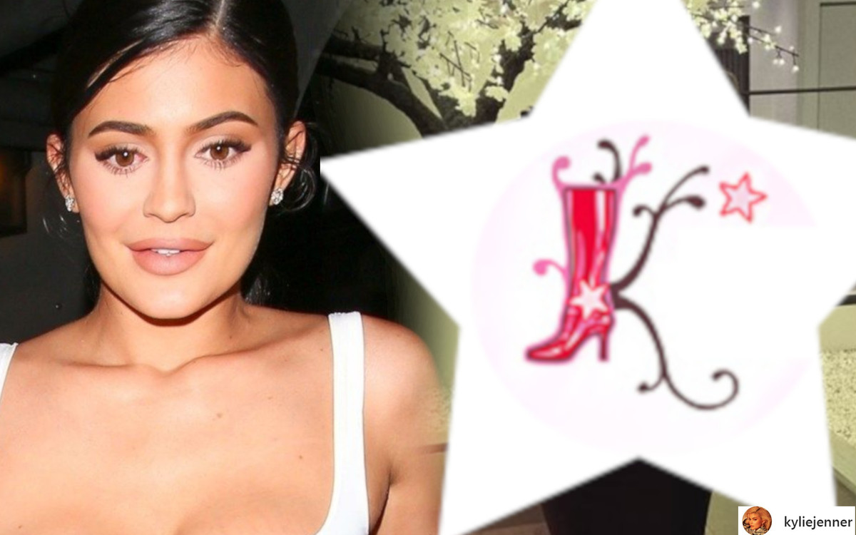 Kylie Jenner w eleganckiej stylizacji – podobnie ubrała Stormi