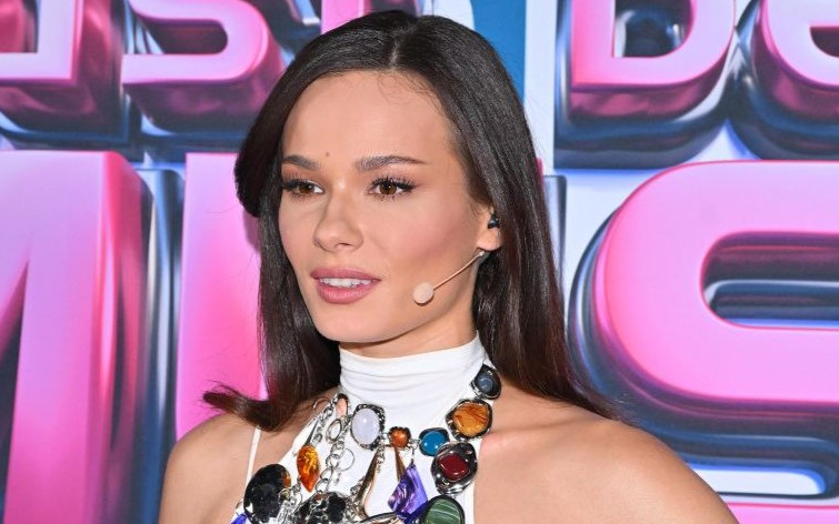 Natalia Szroeder oblepiona morskimi kamieniami. Wyglądała jak syrena na finale “MBTM”