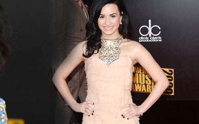 Lovato i Gomez – koleżanki na czerwonym dywanie (FOTO)