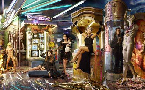 Świąteczne kartki Kardashianów