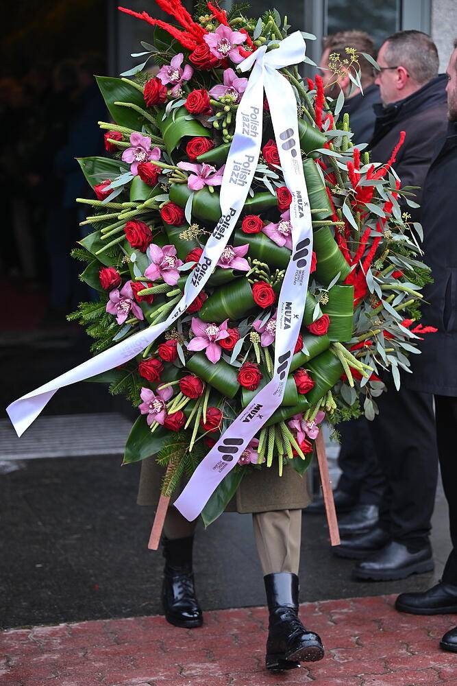 Wieńce na pogrzebie Michała Urbaniaka, fot. KAPiF