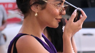 Świeżo zaręczona Vanessa Hudgens chwali się doskonałym ciałem w bikini