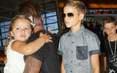 David Beckham sam radzi sobie z gromadką dzieci (FOTO)