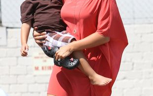 Czyj to uroczy synek? (FOTO)