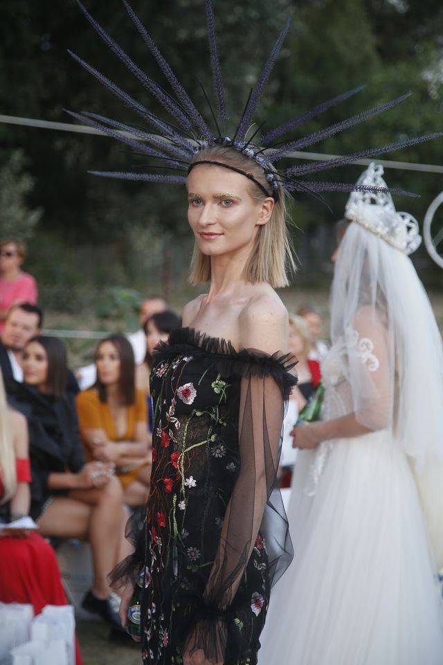 Gwiazdy na pokazie Patrycji Kujawy – Doda w żałobie