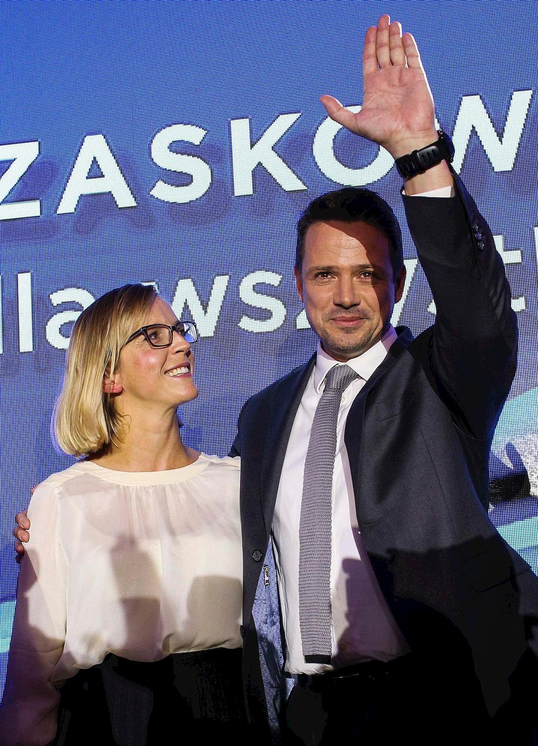 Rafał Trzaskowski z żoną Małgorzatą podczas wieczoru wyborczego