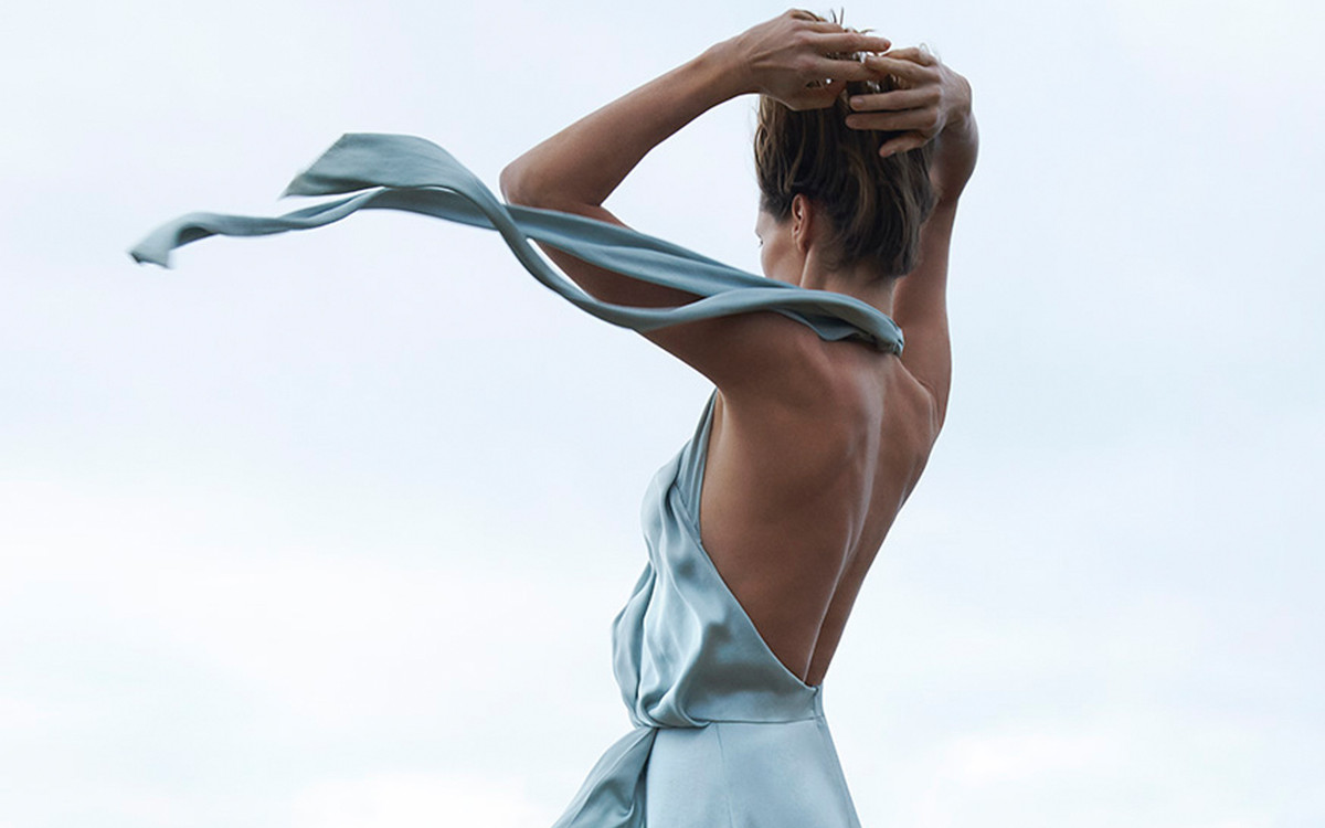 Ta sukienka jest genialna! I chyba nie będzie mężczyzny, który nie zwróci uwagi…