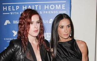 Dziwny prezent urodzinowy Demi Moore dla córki (FOTO)