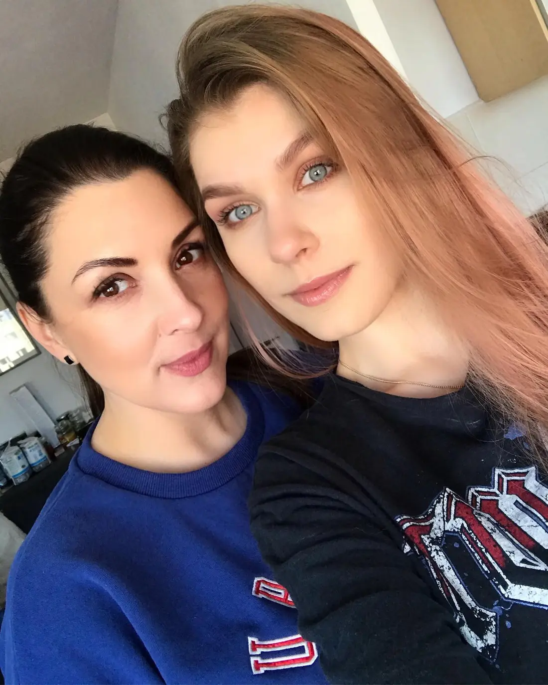 Oliwia Wolińska z mamą, fot. Instagram