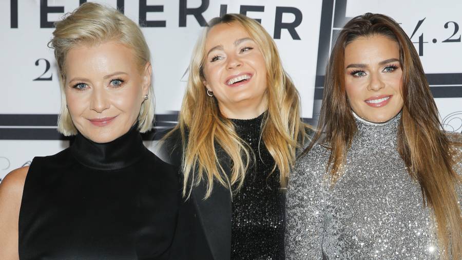 Pokaz kolekcji Dawida Wolińskiego: Małgorzata Kożuchowska z odkrytymi plecami, Natasza Urbańska i jej zgrabne nogi