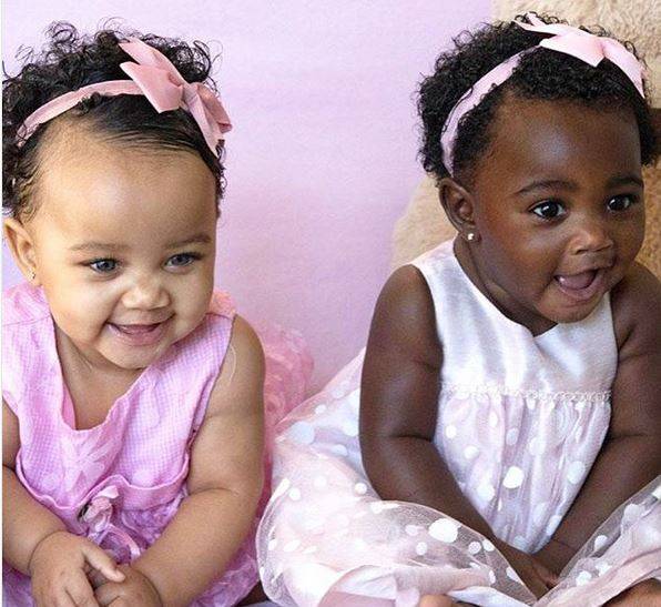 Te bliźniaczki są gwiazdami na Instagramie. Wszystko przez JEDEN szczegół