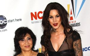 Kat Von D z mamą na czerwonym dywanie (FOTO)