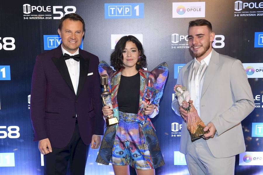 Festiwal w Opolu: kosmiczna kreacja Paulli, czarna suknia Haliny Mlynkovej (ZDJĘCIA)