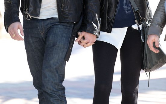 Rumer Willis na plaży z chłopakiem