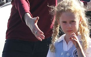 Te bliźniaczki coraz bardziej przypominają mamę (FOTO)