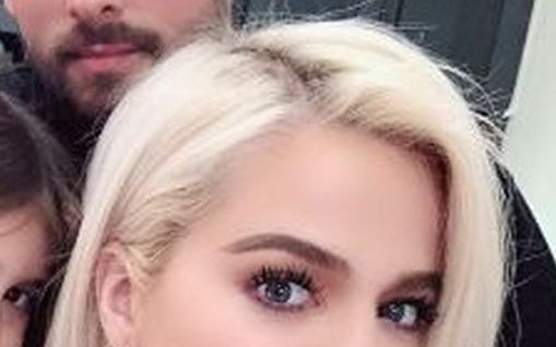 Fryzury Khloe Kardashian