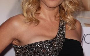 Piersi Kate Winslet urządzają wyścigi do jej pach