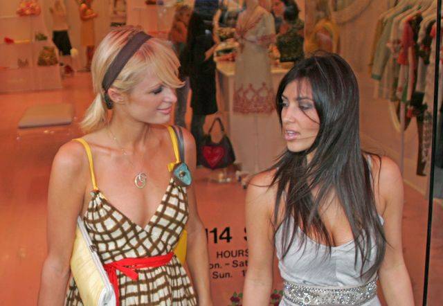 Kim Kardashian i Paris Hilton w 2006 roku
