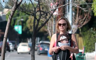 Malin Akerman przyłapana z synkiem (FOTO)