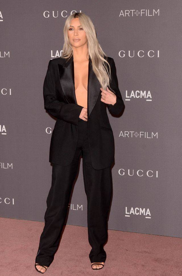 Kim Kardashian na gali LACMA 2017 pokazała biust