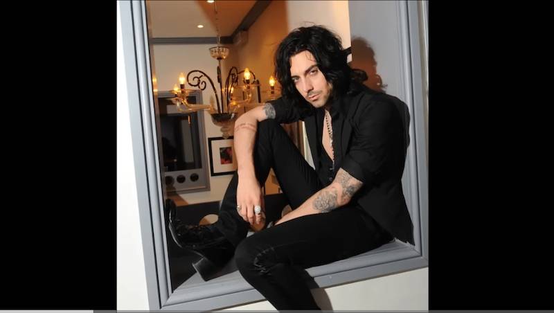 Gwiazdor rocka zamordowany w „rezydencji potworów”. Mroczna historia idola milionów wyszła na jaw dzięki jego partnerce