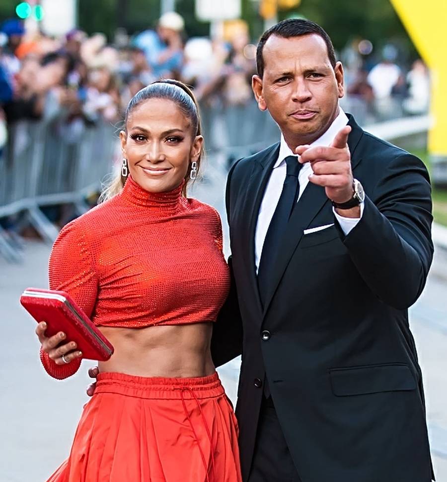 Jennifer Lopez KRÓLOWĄ czerwonego dywanu na gali CFDA Fashion Awards