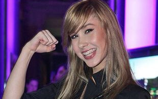 Ida Nowakowska w objęciach przystojniaka (FOTO)