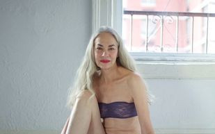 62-letnia Jackie O’Shaughnessy reklamuje bieliznę (FOTO)