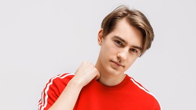 Bawełna idealna na upały, zobacz propozycje markowych T-shirtów z dobrym składem