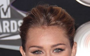 Miley Cyrus powiększyła sobie usta? (FOTO)