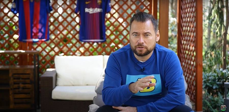 Jak mieszka Krzysztof Stanowski? Prywatny las i ogród z własnym boiskiem