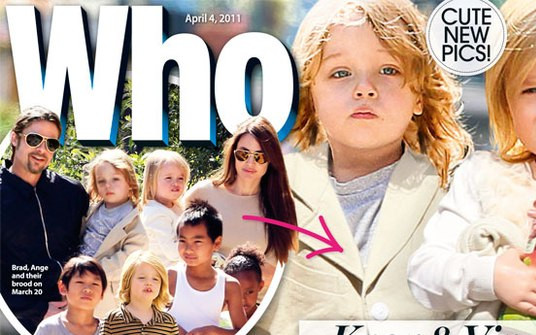 Brad Pitt na placu zabaw z bliźniętami