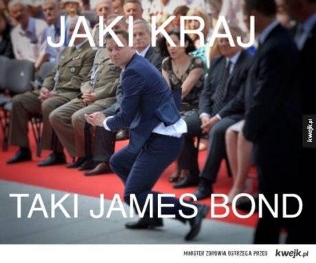 Andrzej Duda ratuje hostię – memy