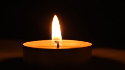 Nie żyje gwiazdor “Emily w Paryżu”. Uwielbiany aktor miał 69 lat