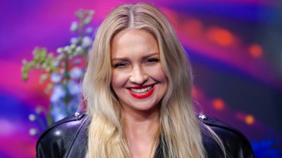 Spódnica Kurdej-Szatan hitem wiosennej ramówki TVN! Tak się lansuje trendy