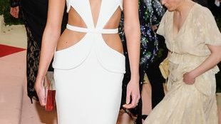 Karlie Kloss pokazała, że ma JAJA? Zobaczcie, co zrobiła z tą sukienką!