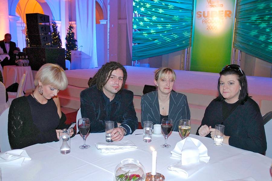 Była “żelazną damą” rynku muzycznego. Zniknęła w atmosferze skandalu. Co teraz robi Katarzyna Kanclerz?