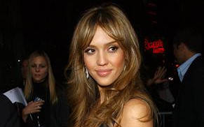 Jessica Alba jest w trakcie porodu