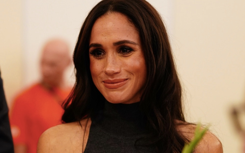 Tak casualowo jeszcze nie było: Meghan Markle w butach New Balance z wyprzedaży