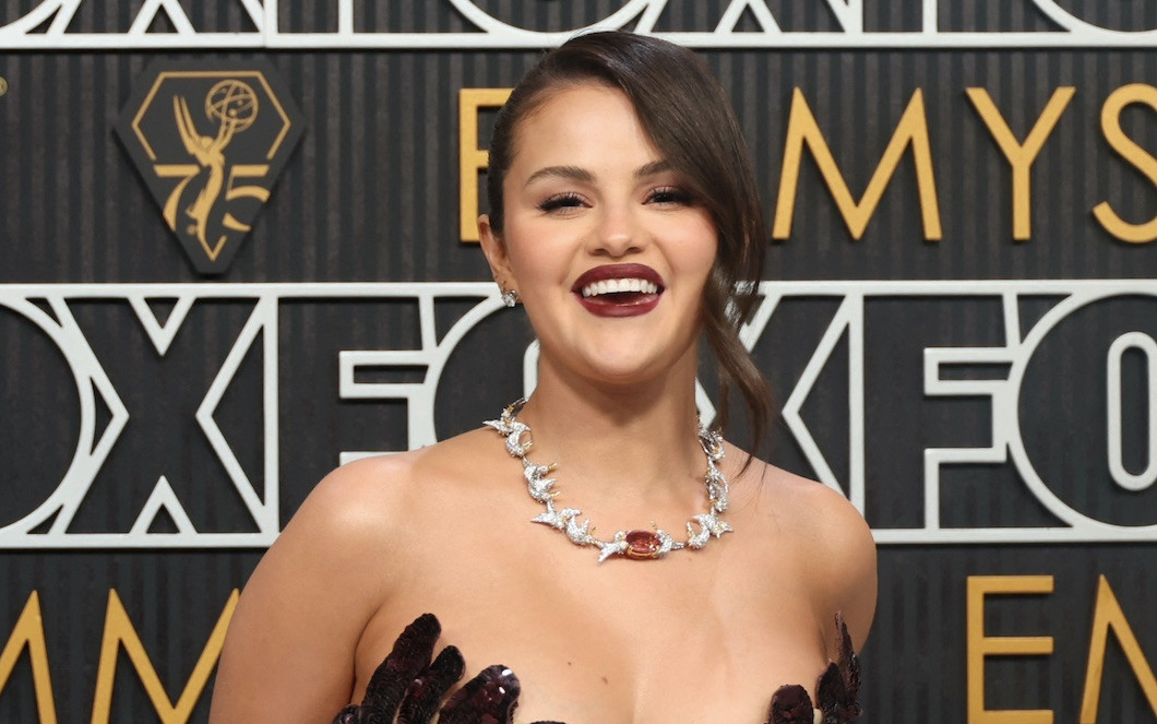 Nowy ukochany sfotografował Selenę Gomez nagą w łóżku