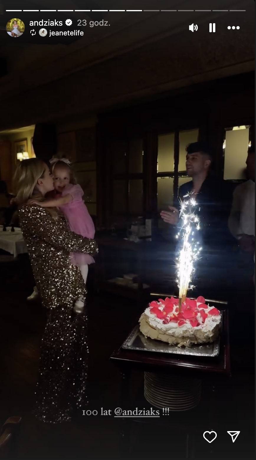 Andziaks świętuje 28. urodziny! Złota stylizacja za miliony, jedzenie gotowane na żywo?! (FOTO)
