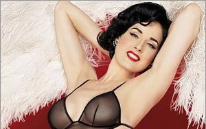 Dita Von Teese oferuje coś na Gwiazdkę (FOTO)