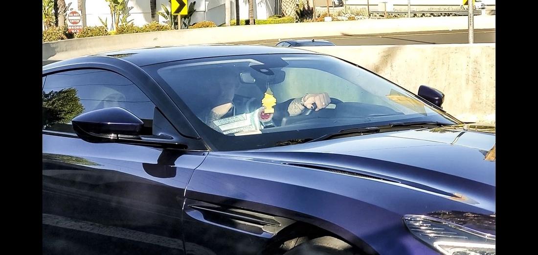 Megan Fox w samochodzie z Machine Gun Kelly